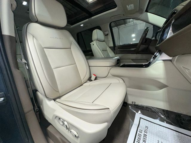 2021 GMC Yukon Denali Image 19 of 43
