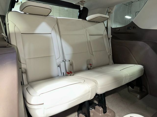 2021 GMC Yukon Denali Image 17 of 43