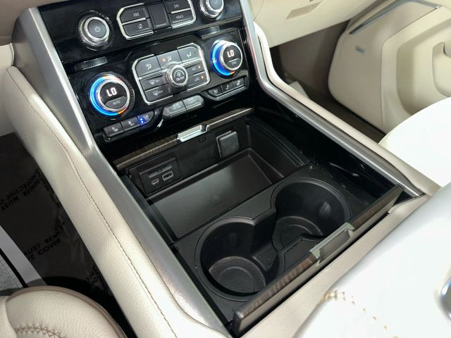 2021 GMC Yukon Denali Image 29 of 43