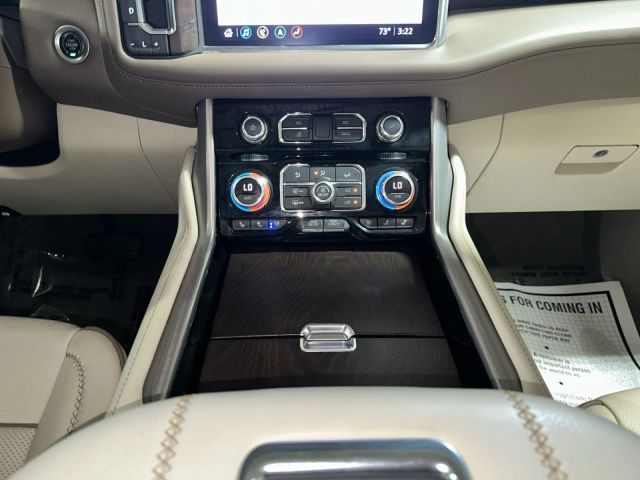 2021 GMC Yukon Denali Image 30 of 43