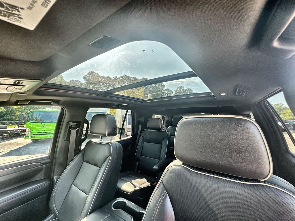 Vehicle image 32 of 36