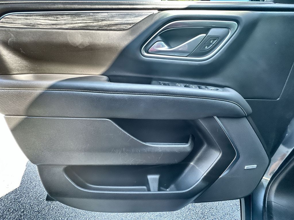 Vehicle image 25 of 36