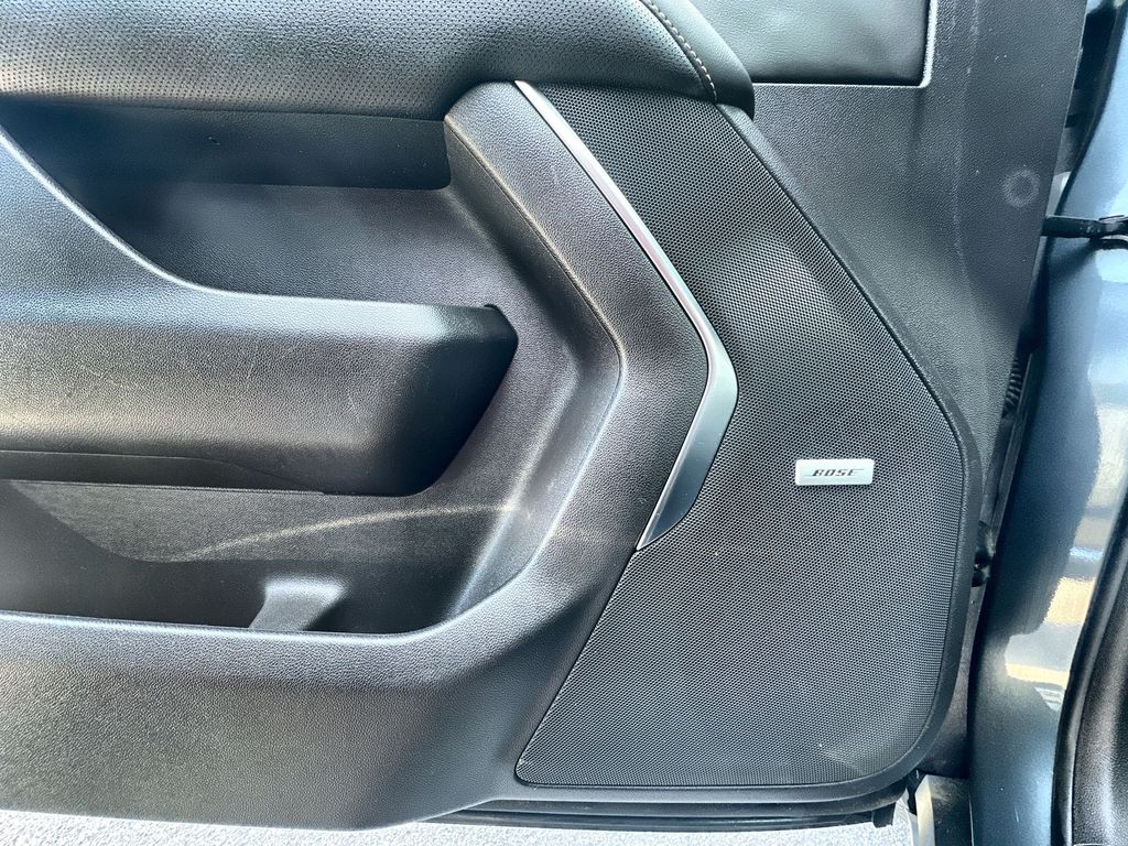 Vehicle image 27 of 36