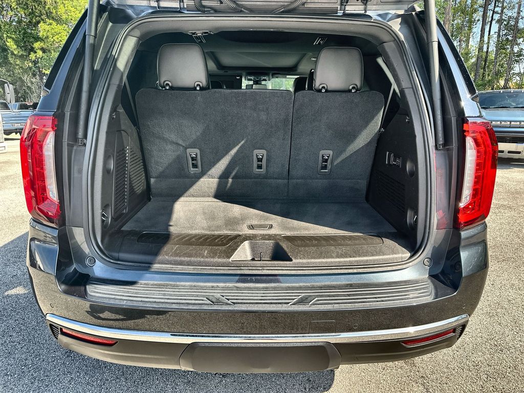 Vehicle image 12 of 36