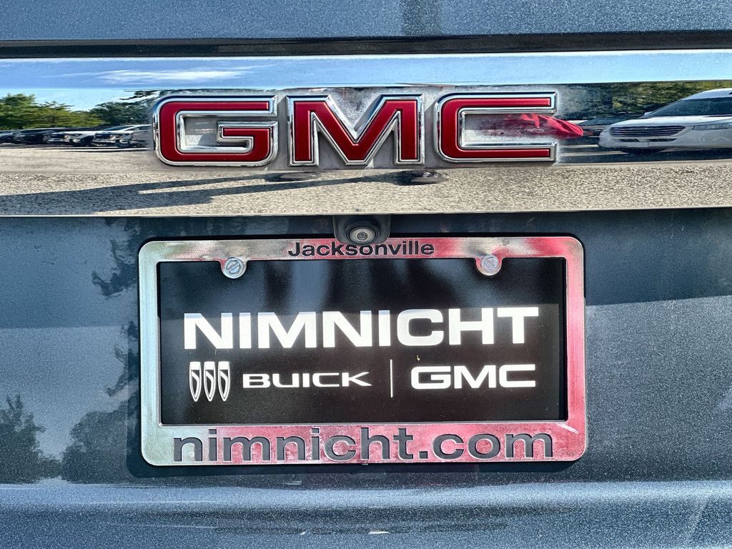 Vehicle image 22 of 36