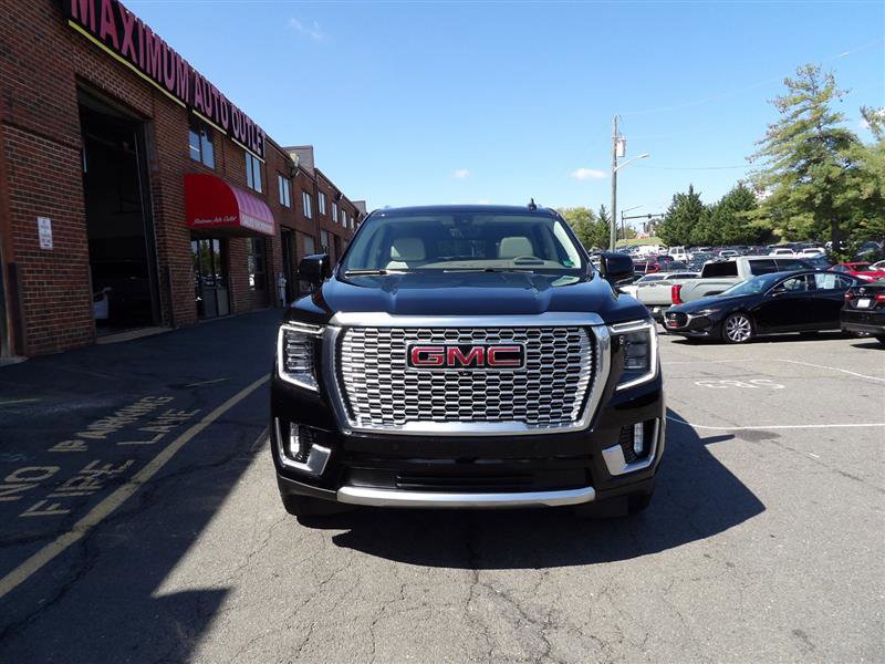 2021 GMC Yukon XL Denali Image 2 of 38