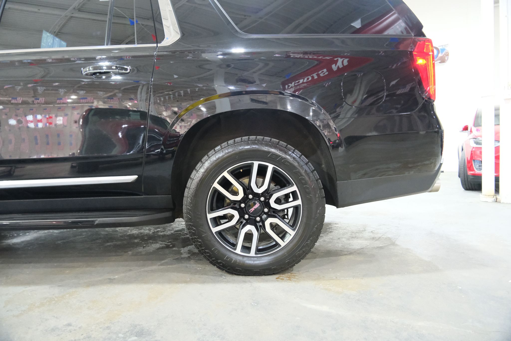 2021 GMC Yukon XL Denali Image 11 of 40