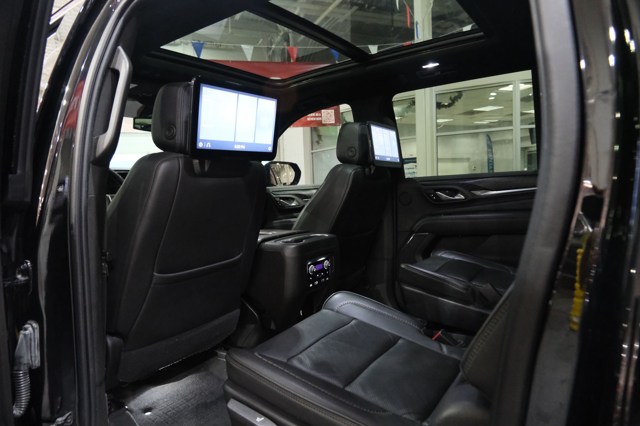 2021 GMC Yukon XL Denali Image 17 of 40