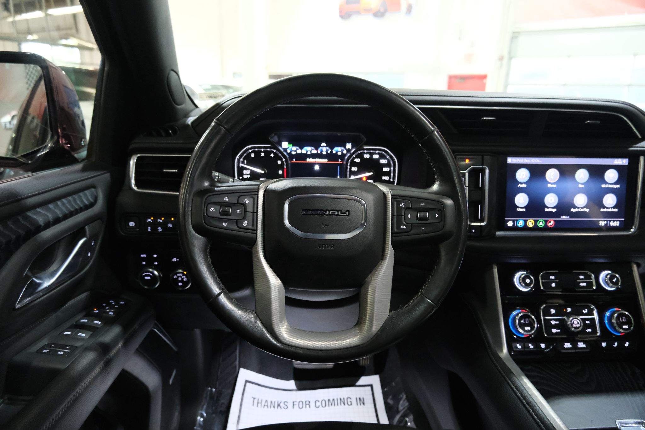 2021 GMC Yukon XL Denali Image 29 of 40