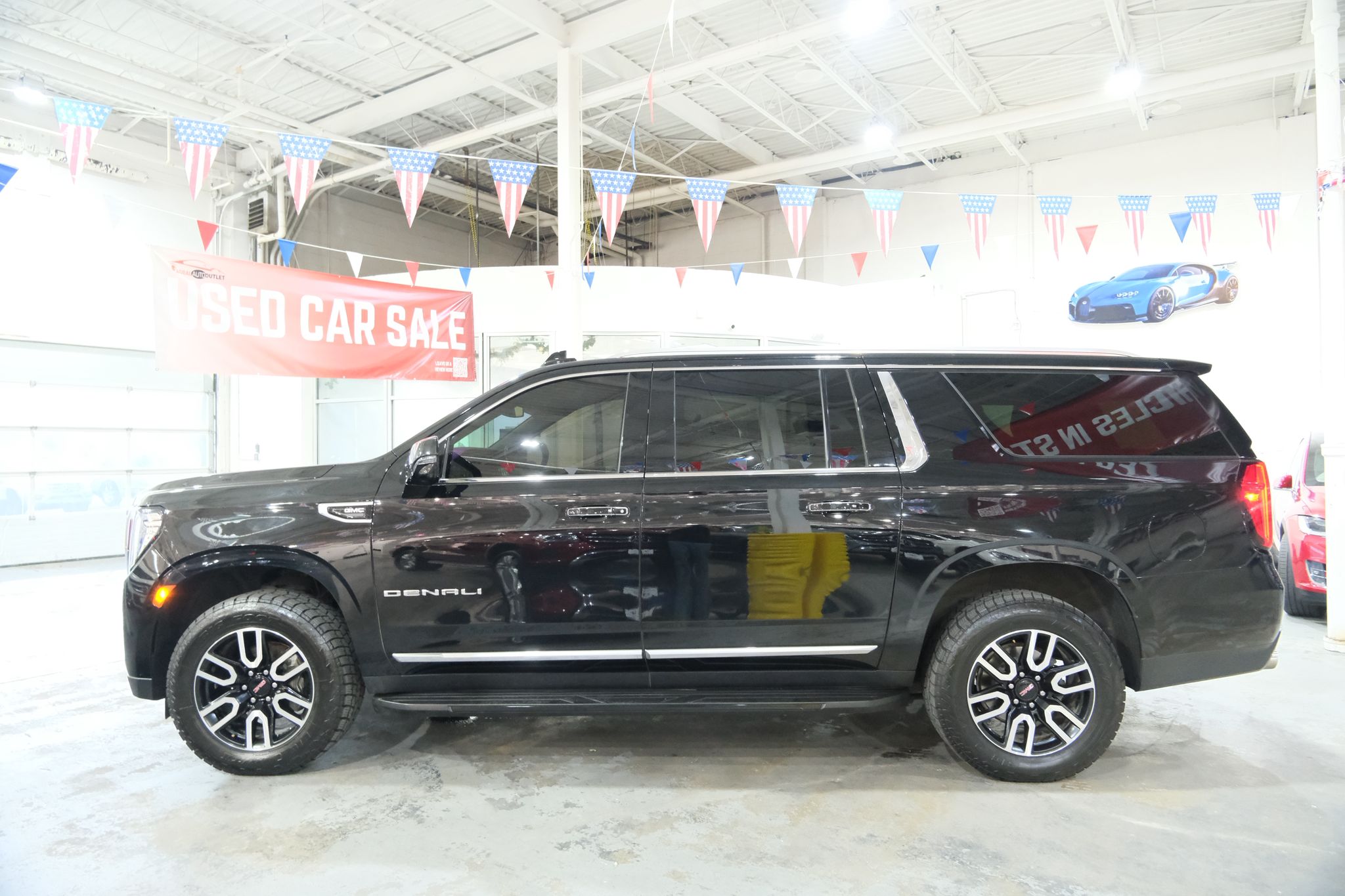 2021 GMC Yukon XL Denali Image 7 of 40