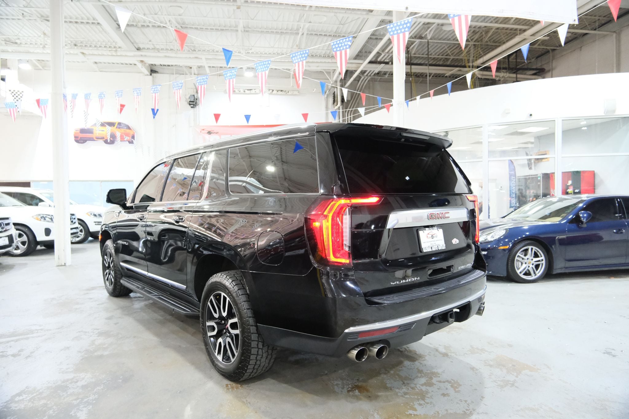 2021 GMC Yukon XL Denali Image 6 of 40