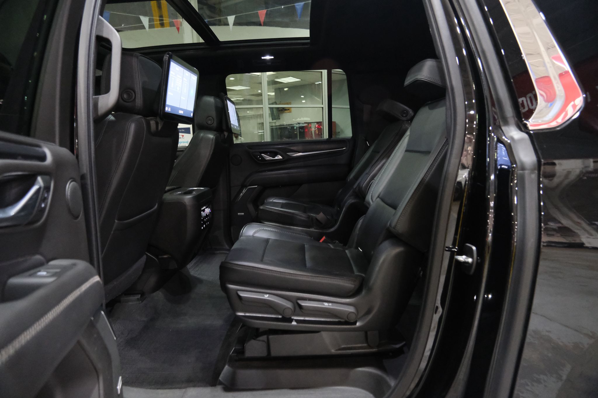 2021 GMC Yukon XL Denali Image 23 of 40