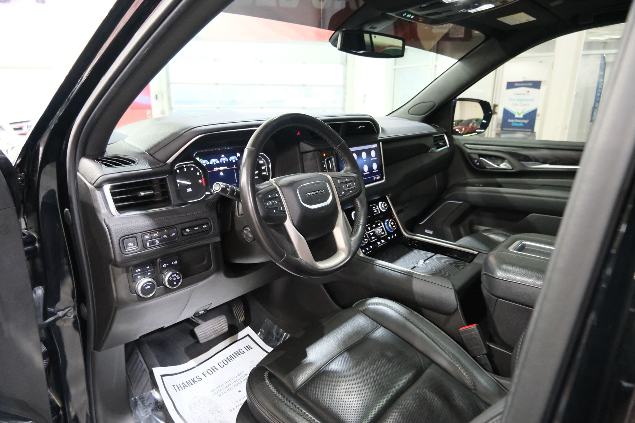 2021 GMC Yukon XL Denali Image 28 of 40