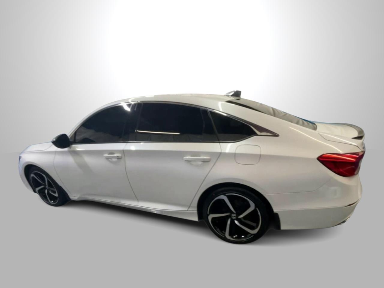 Vehicle image 8 of 23