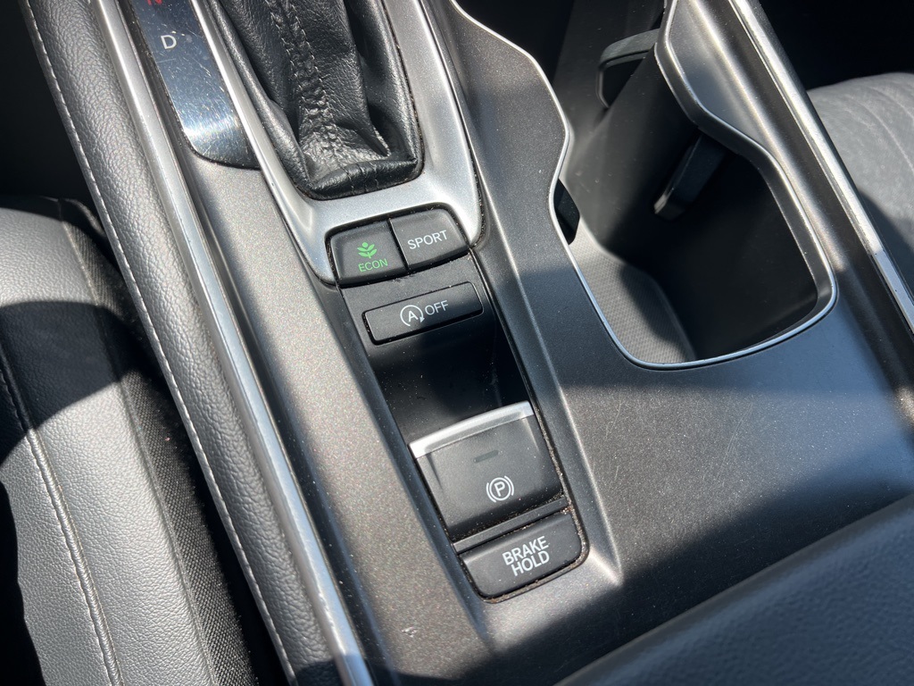 Vehicle image 23 of 24