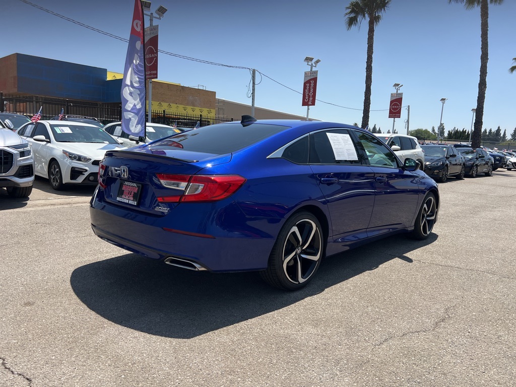 Vehicle image 6 of 24