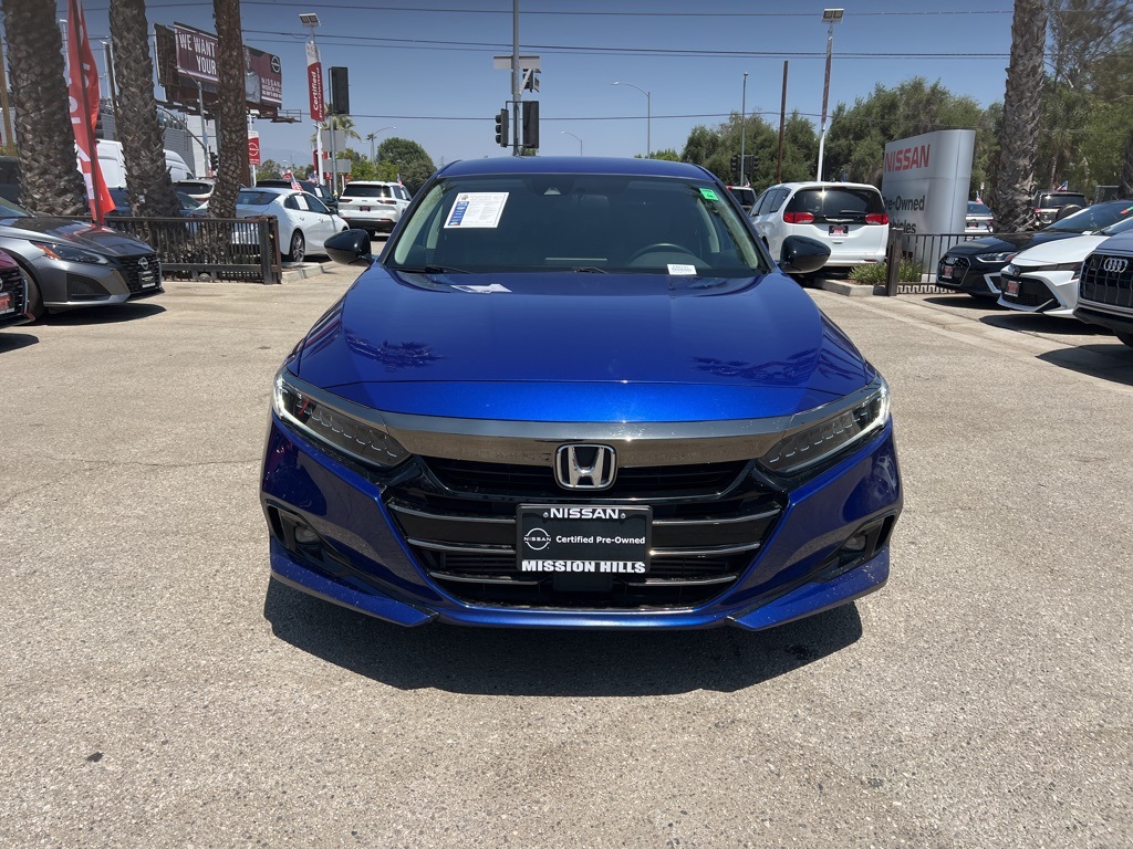 Vehicle image 3 of 24