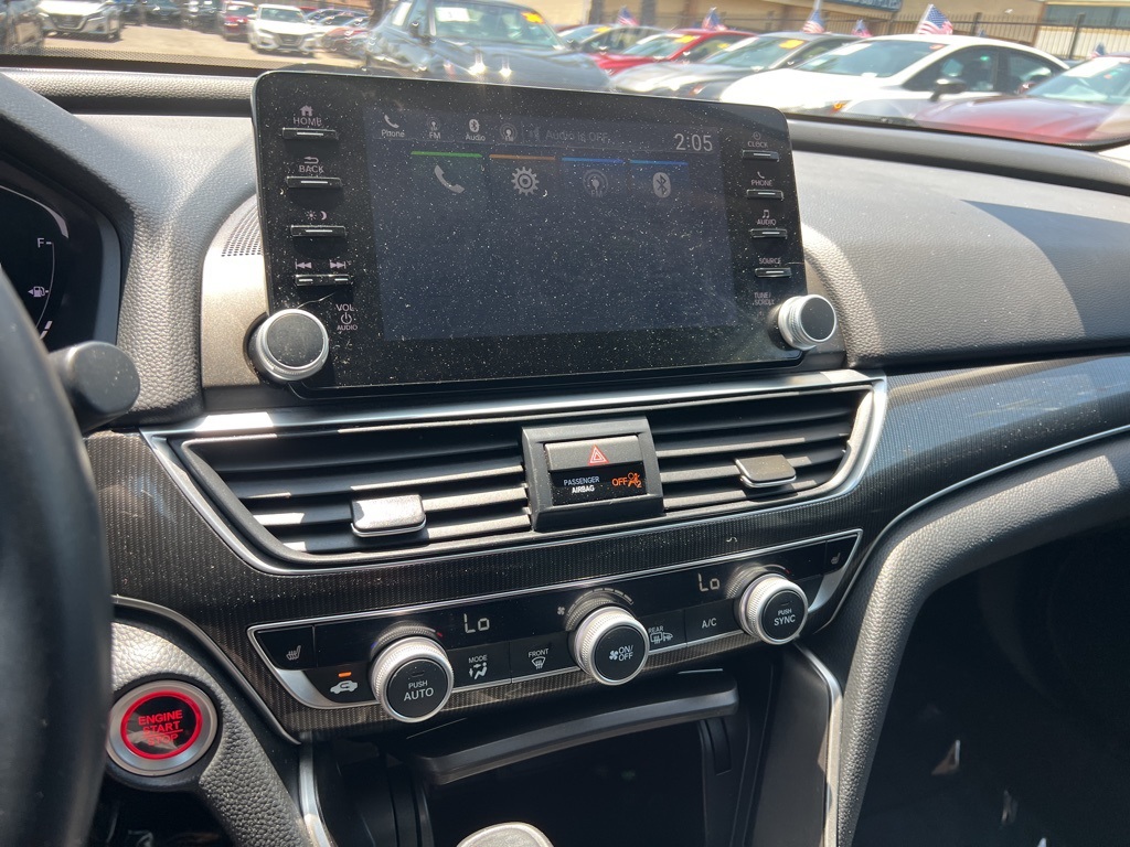 Vehicle image 20 of 24