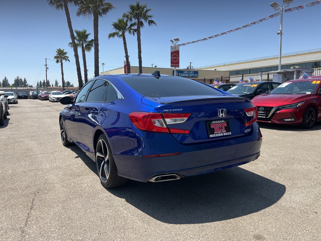 Vehicle image 8 of 24