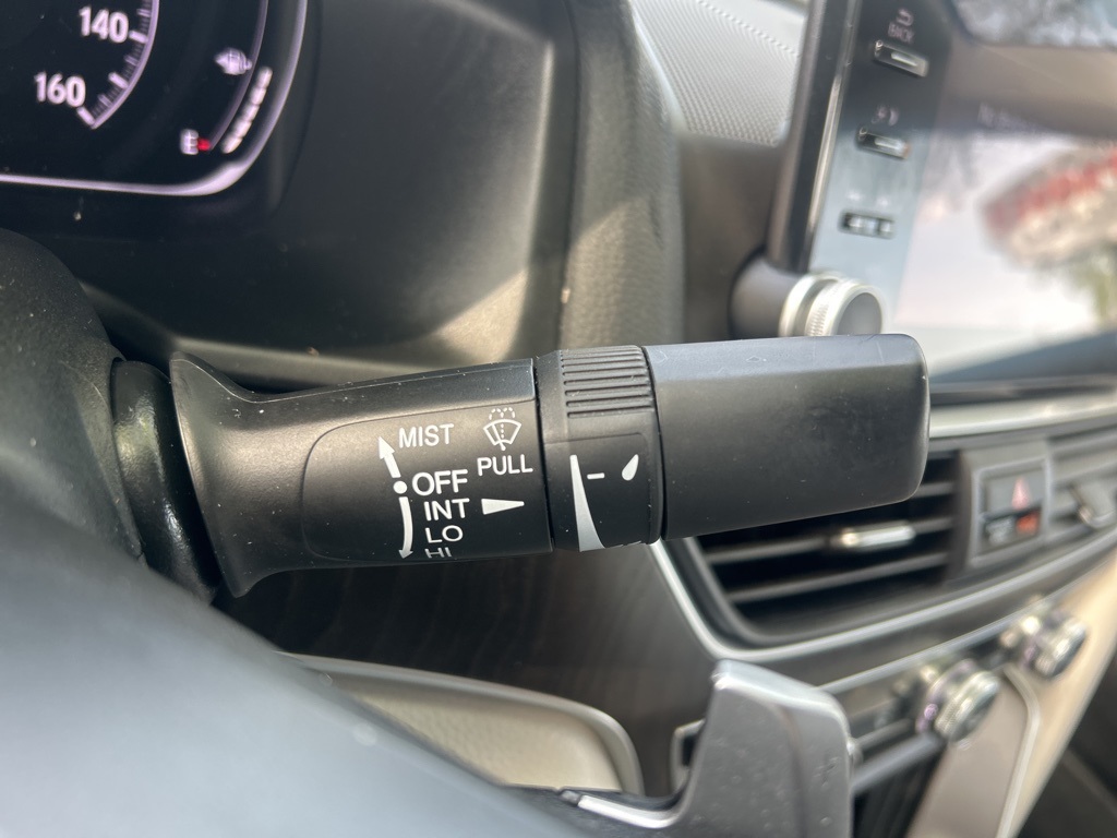 Vehicle image 25 of 49