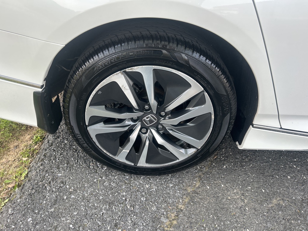 Vehicle image 10 of 49