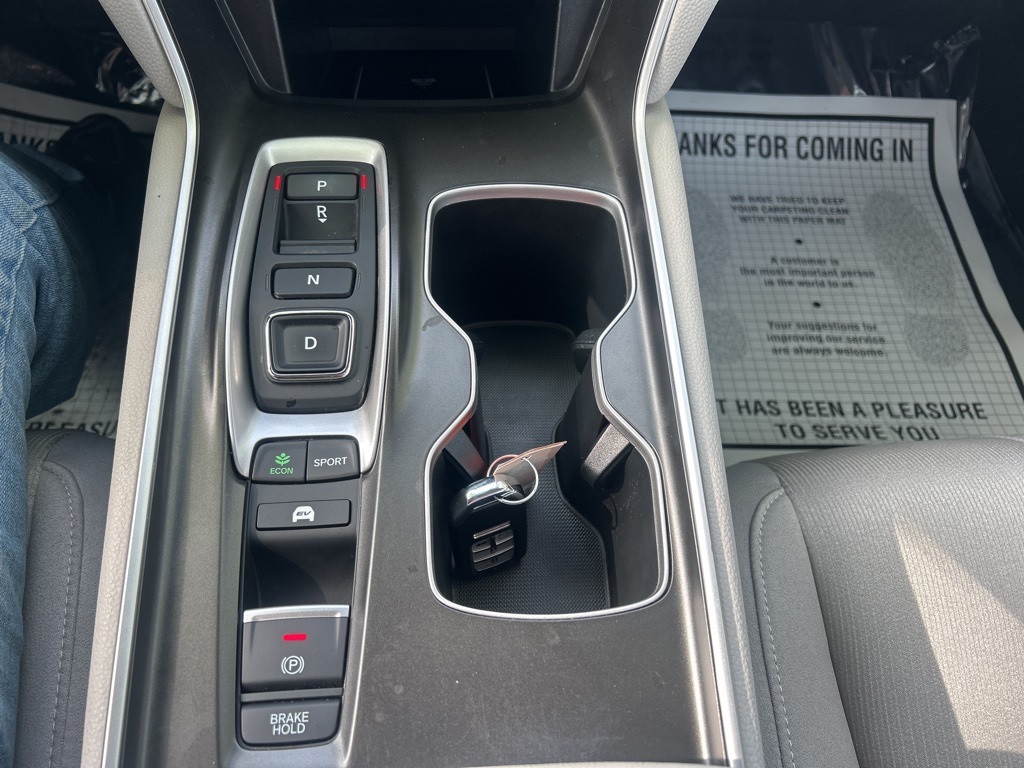 Vehicle image 31 of 49