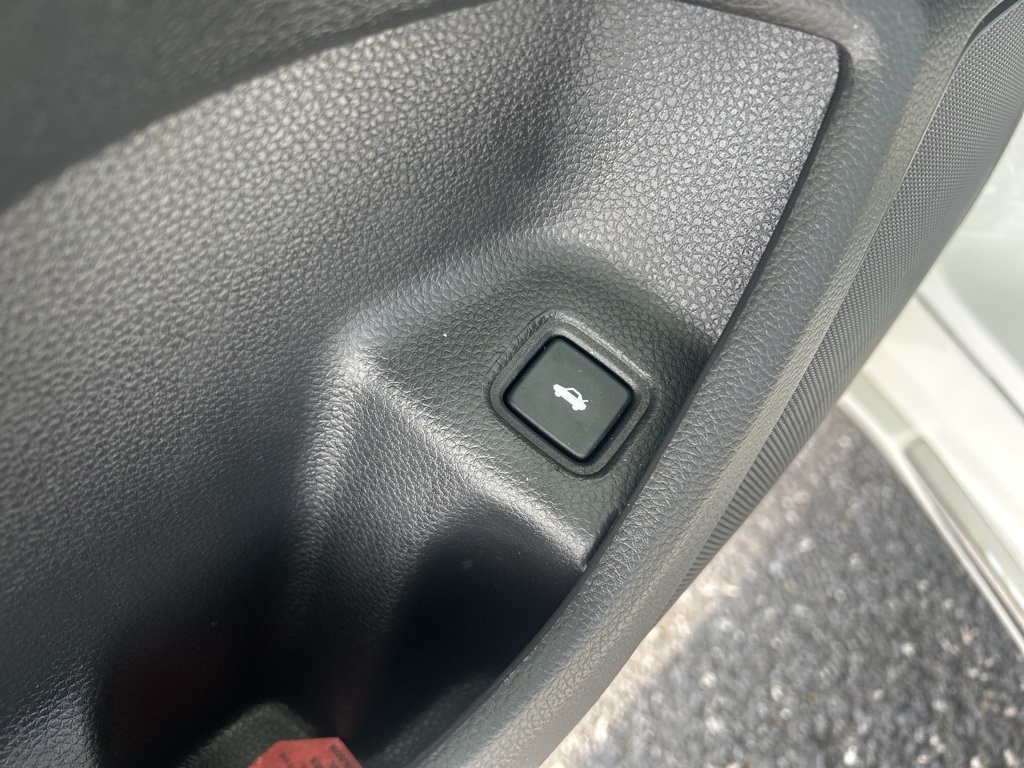 Vehicle image 18 of 49