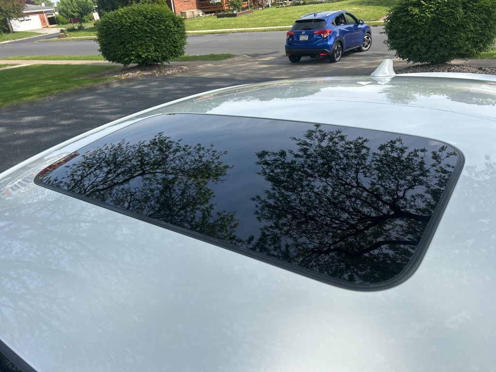 Vehicle image 14 of 49