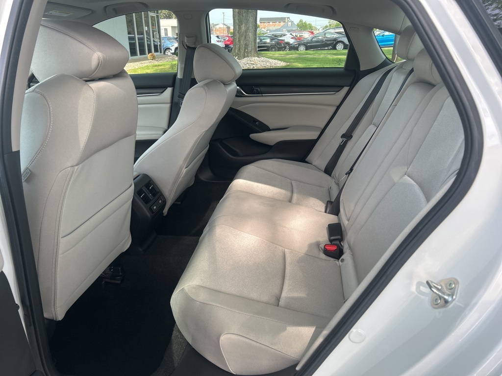 Vehicle image 36 of 49