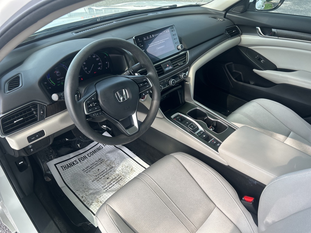 Vehicle image 19 of 49