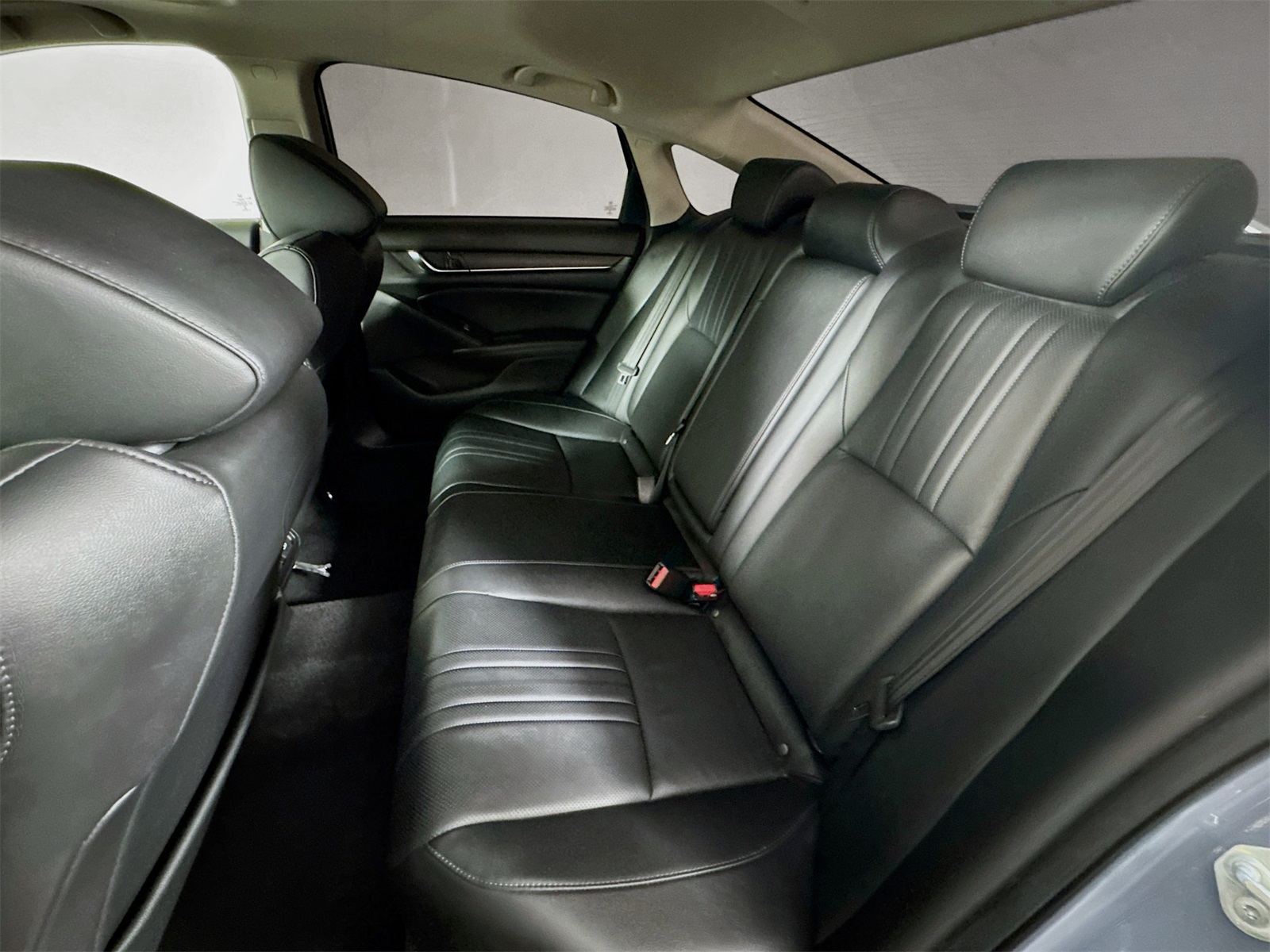 Vehicle image 16 of 22