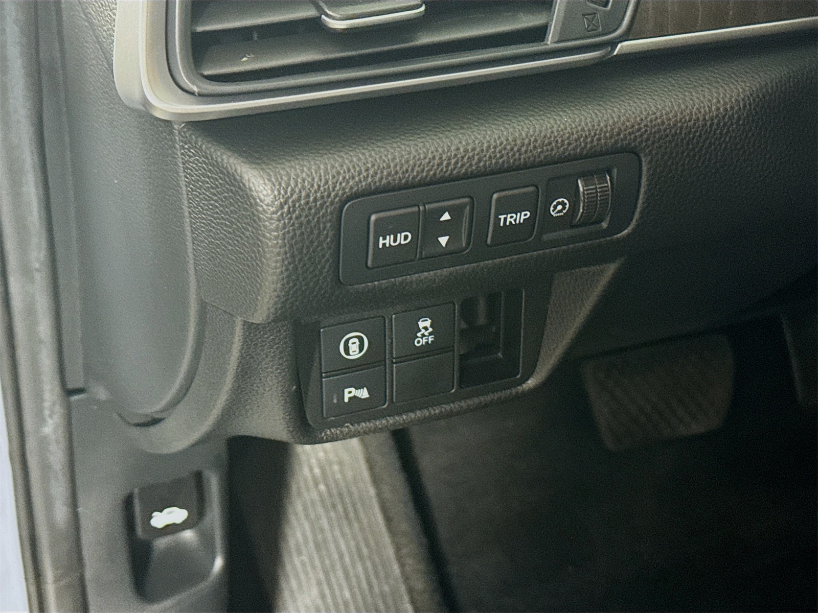 Vehicle image 9 of 22