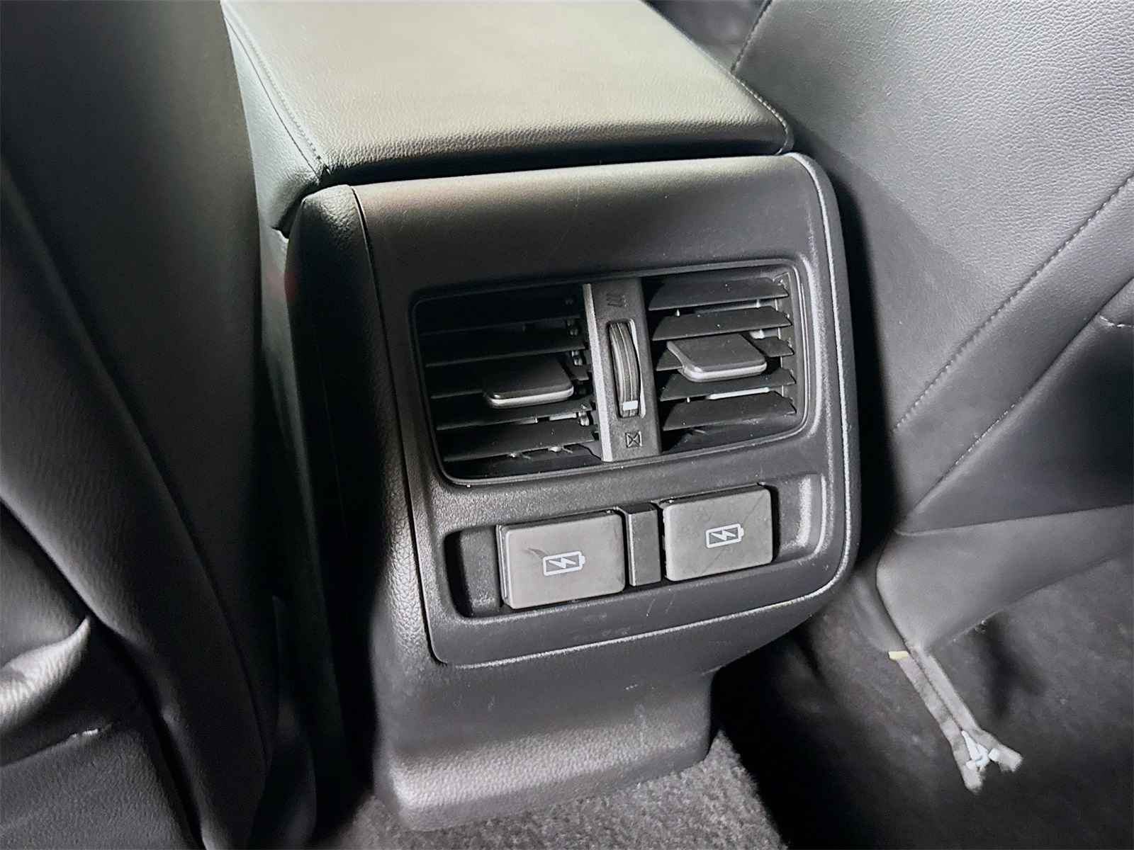 Vehicle image 19 of 22