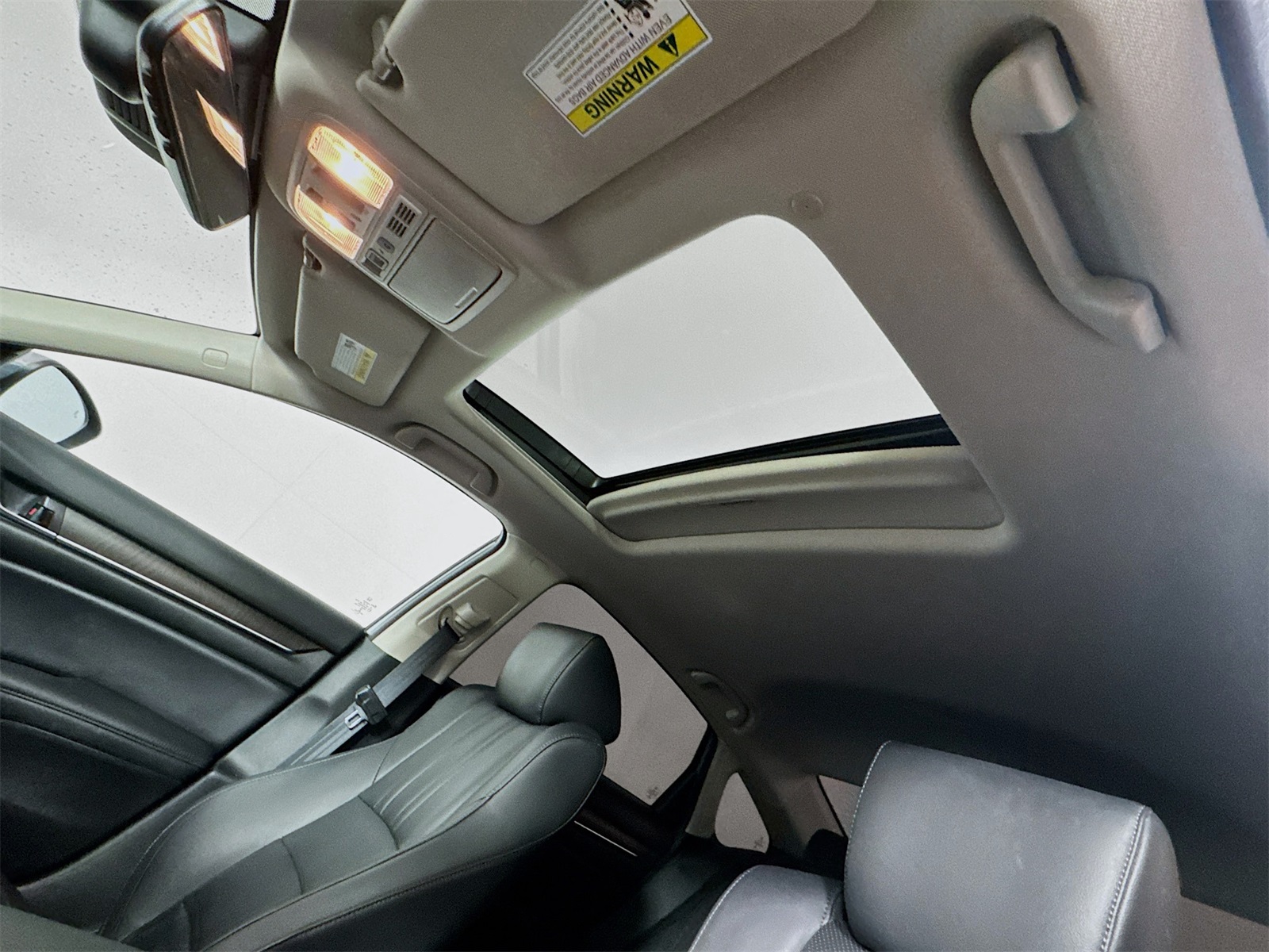 Vehicle image 13 of 22