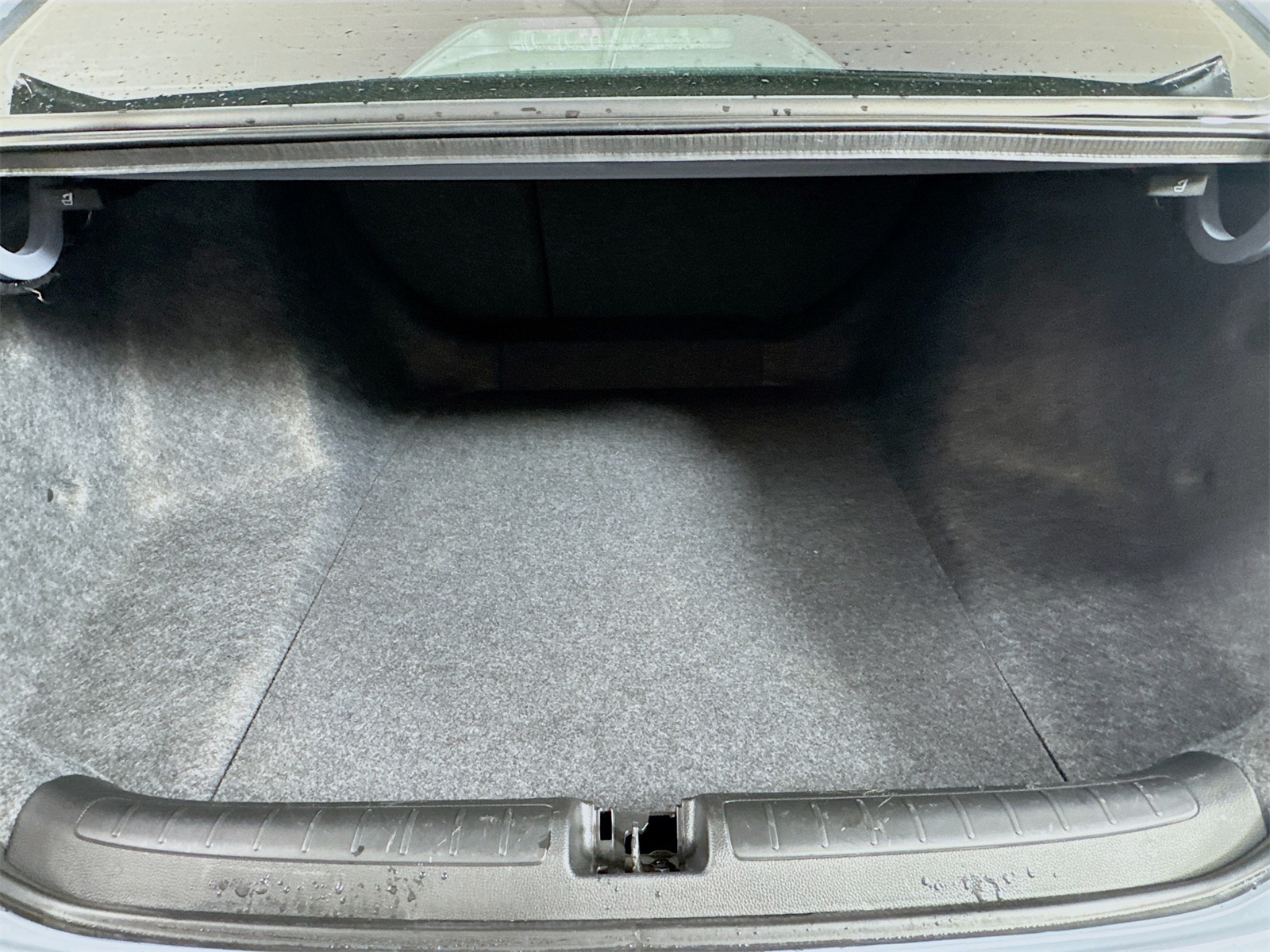 Vehicle image 20 of 22