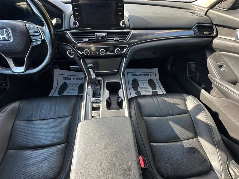 Vehicle image 10 of 13