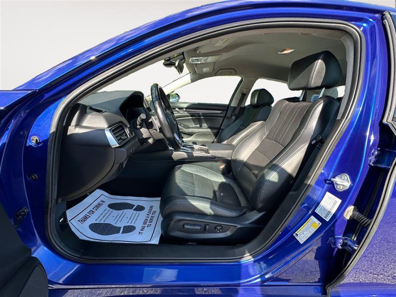 Vehicle image 8 of 13