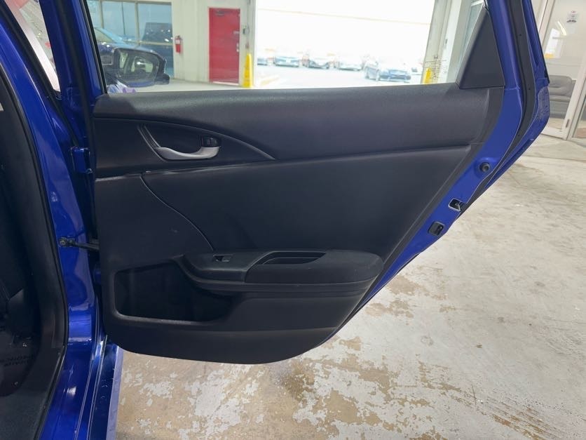 Vehicle image 24 of 40