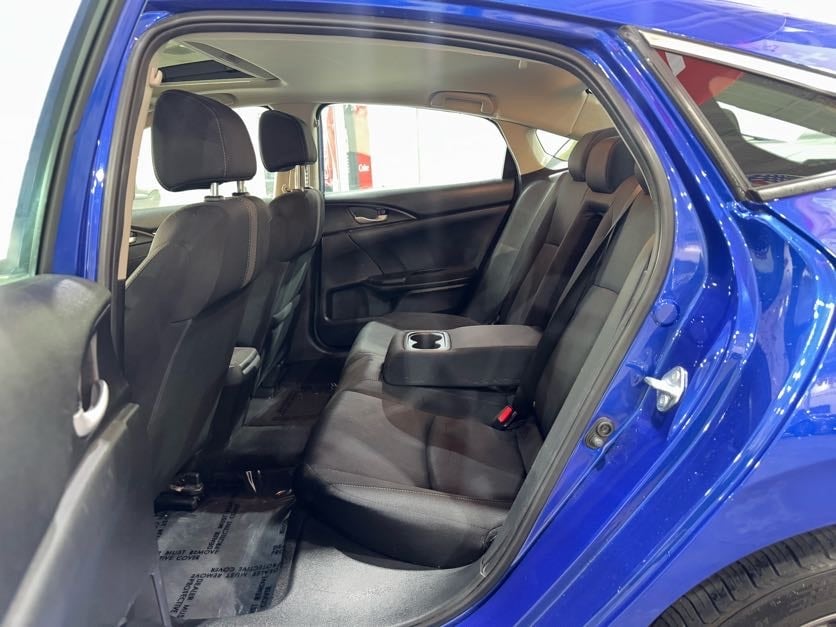 Vehicle image 20 of 40