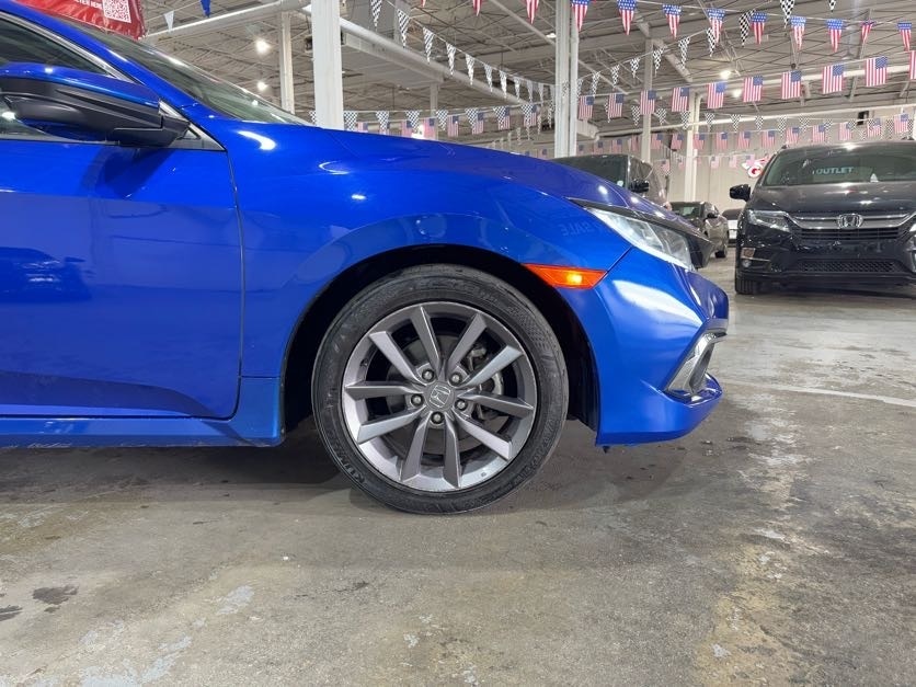 Vehicle image 5 of 40