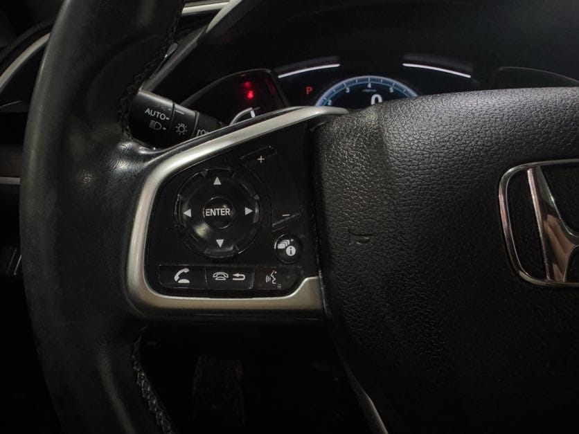 Vehicle image 36 of 40