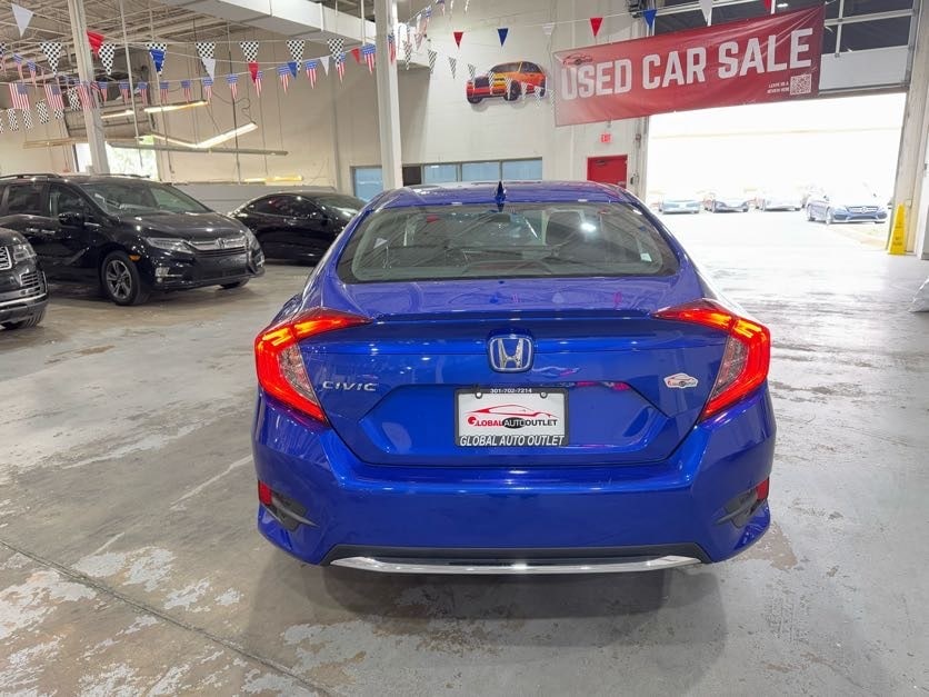 Vehicle image 11 of 40