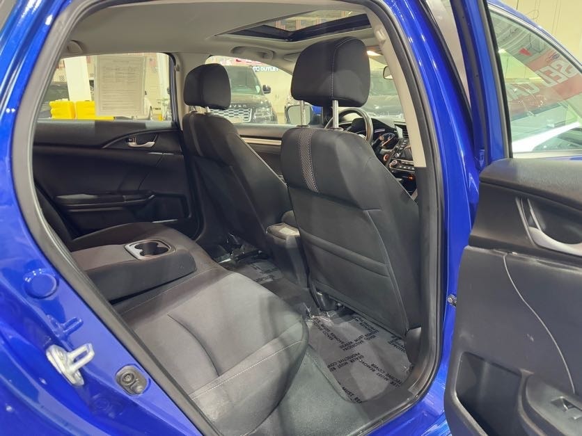 Vehicle image 22 of 40