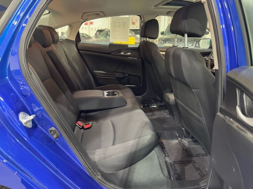 Vehicle image 23 of 40