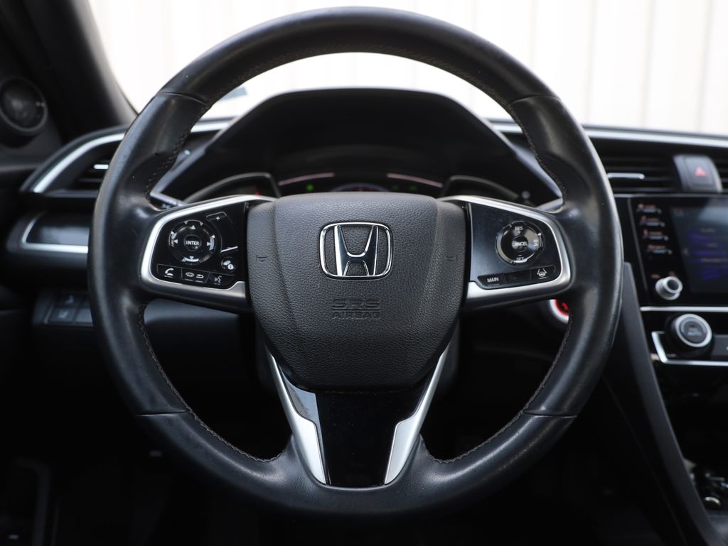 Vehicle image 32 of 38