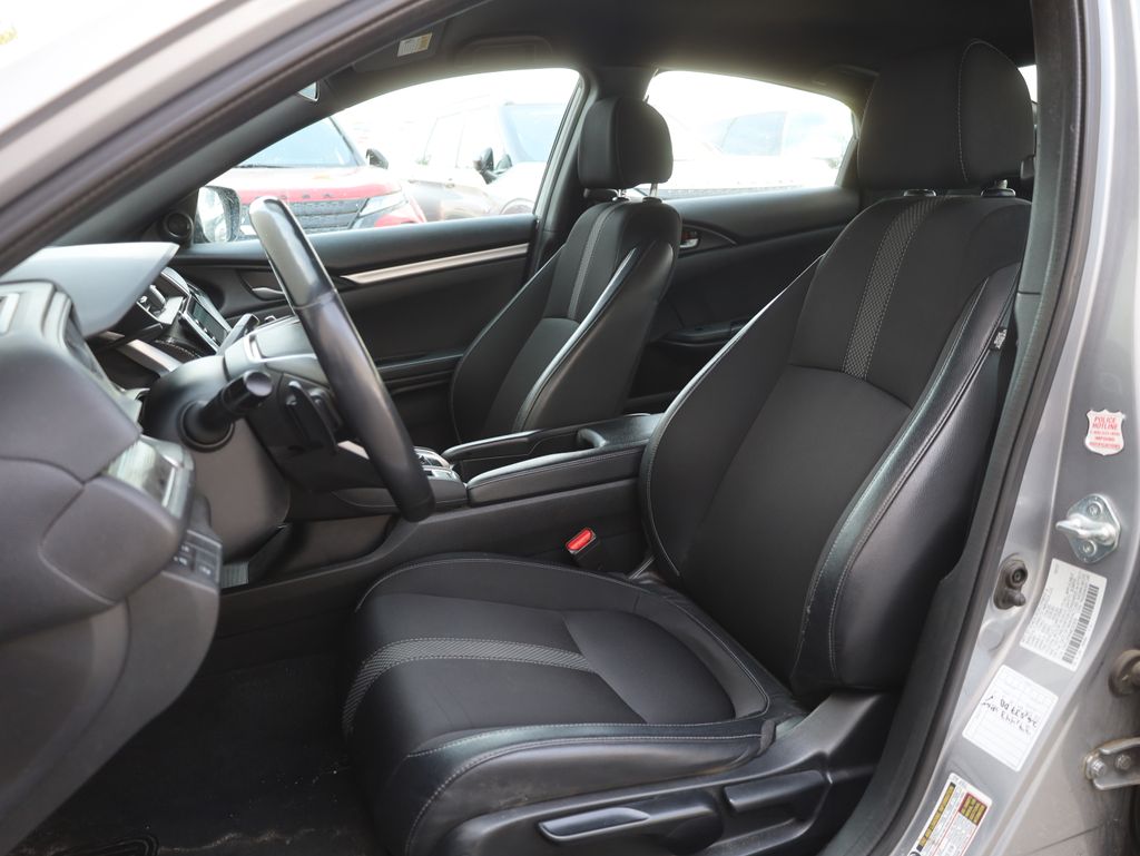 Vehicle image 21 of 38