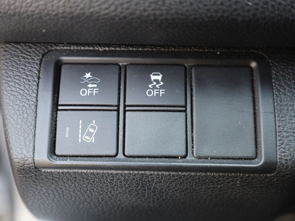 Vehicle image 25 of 38