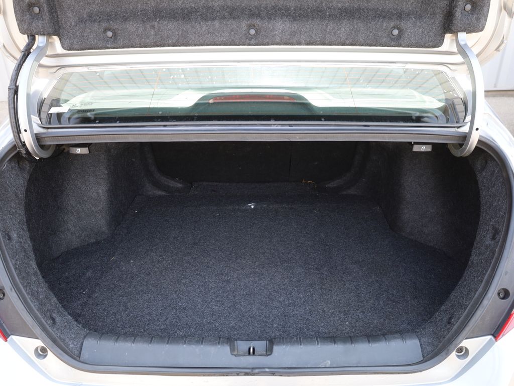 Vehicle image 17 of 38