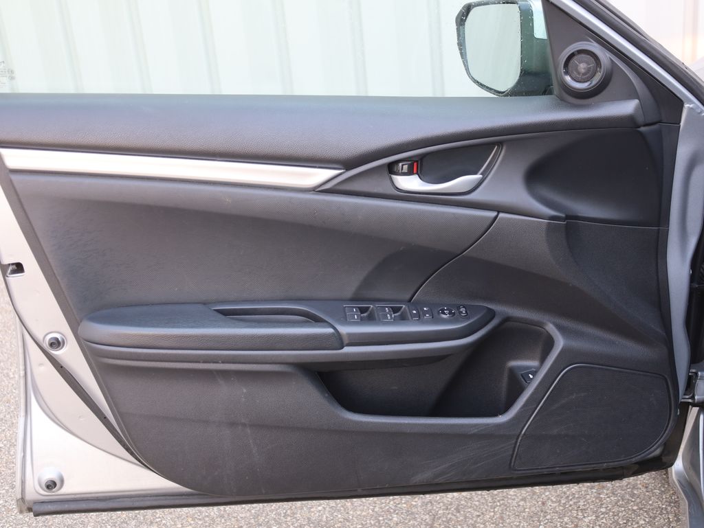 Vehicle image 23 of 38