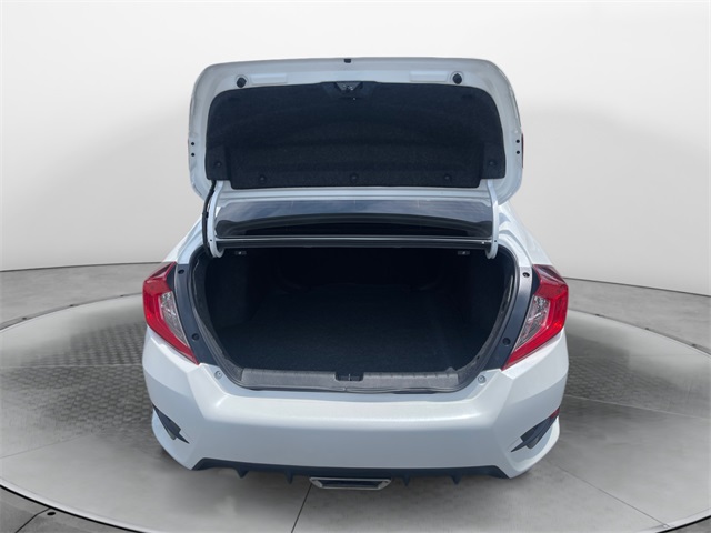 Vehicle image 29 of 43